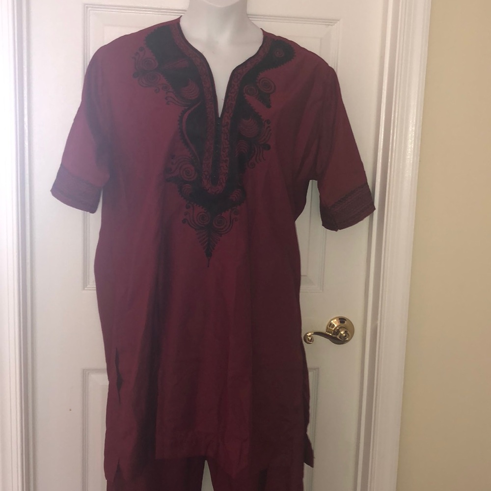 Preowned women’s 2pcs top and pant set wine/black